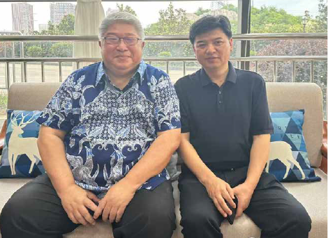 敖鸿先生<p>（贵州省工业和信息化厅党组书记︑厅长）